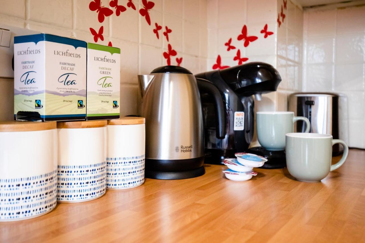 Chichester Retreat House With Free Parking Екстер'єр фото