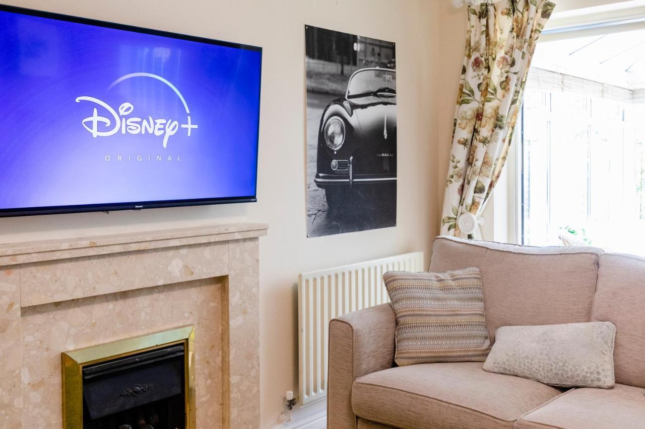 Chichester Retreat House With Free Parking Екстер'єр фото