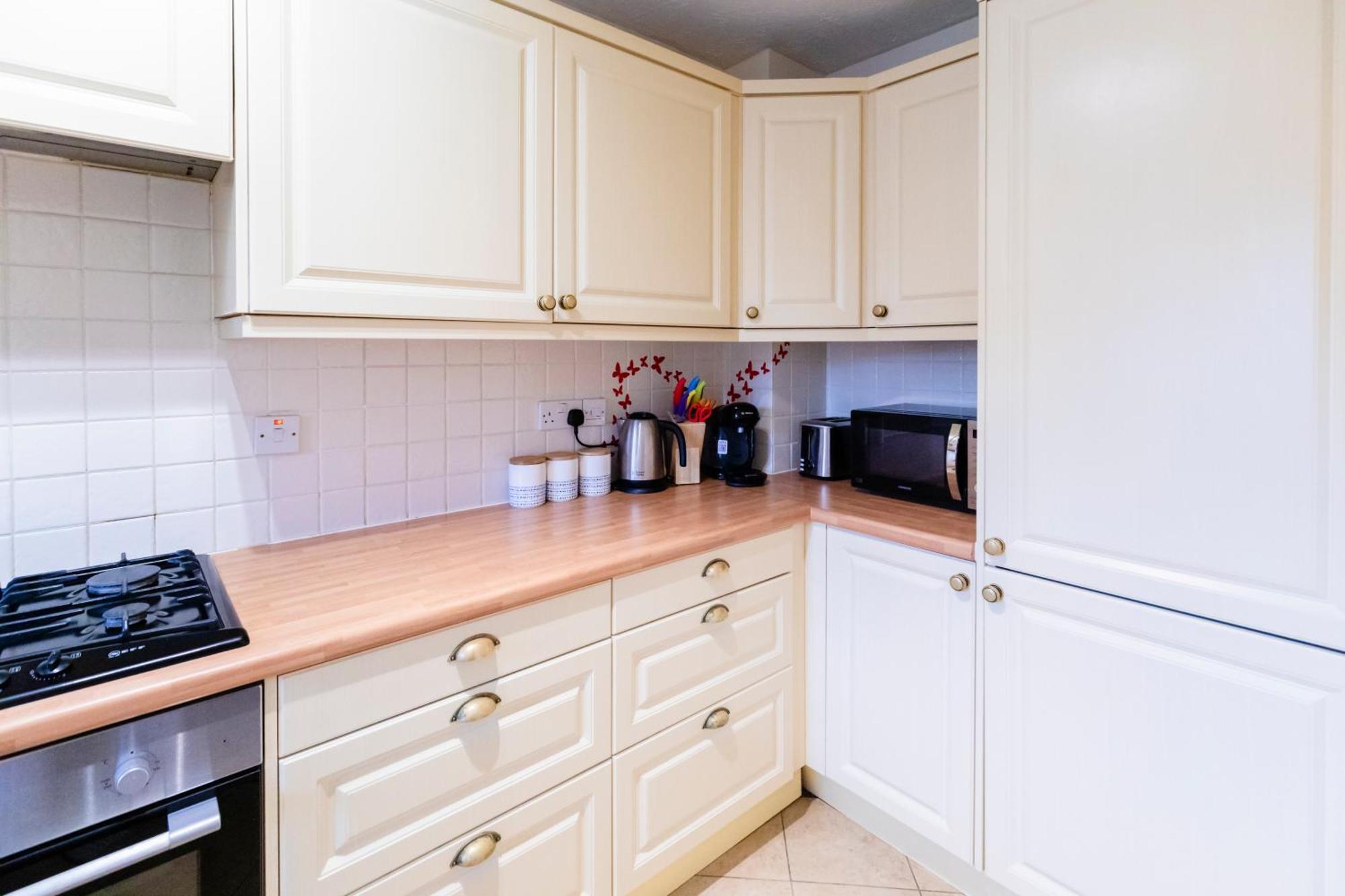 Chichester Retreat House With Free Parking Екстер'єр фото