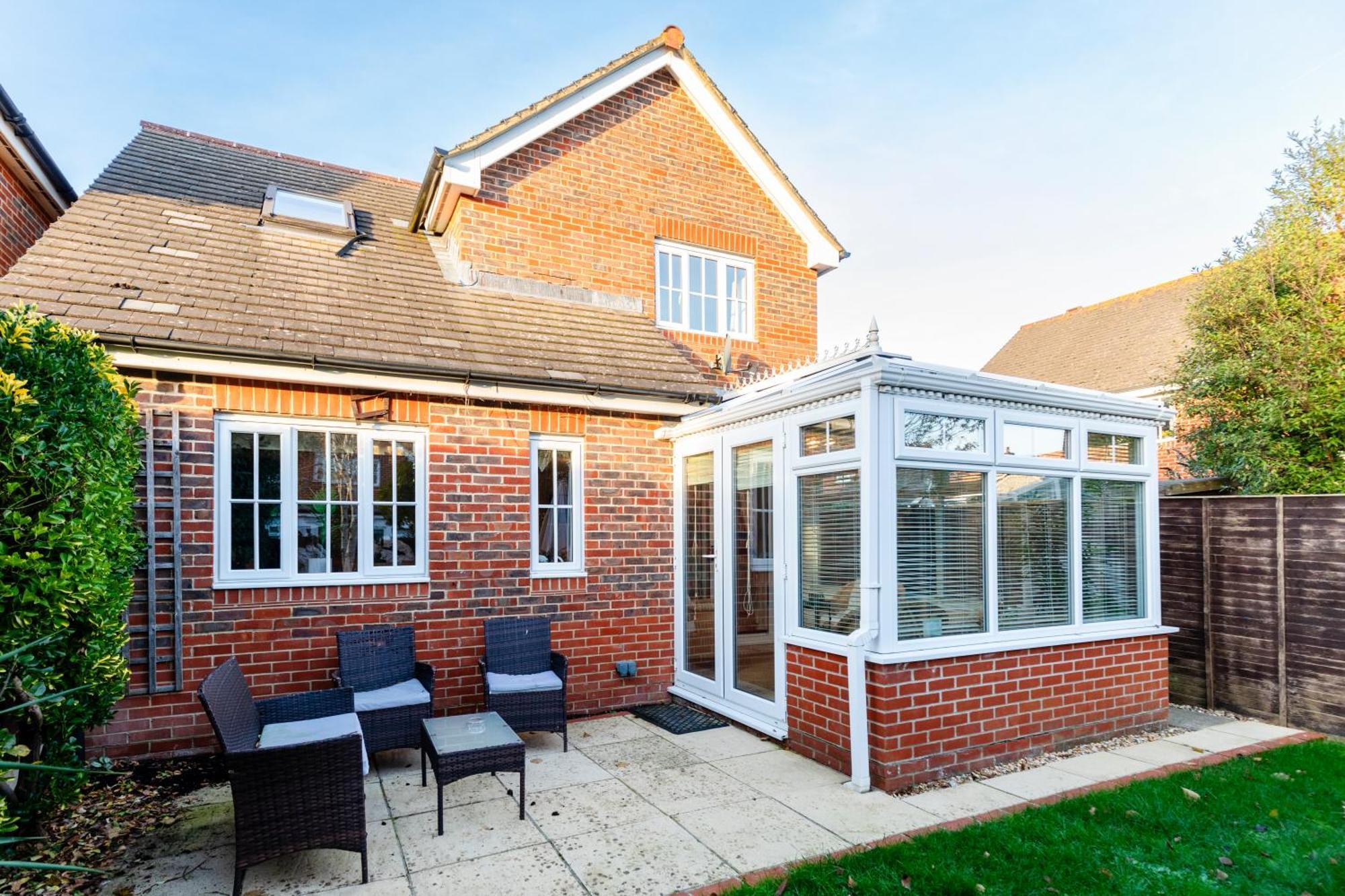 Chichester Retreat House With Free Parking Екстер'єр фото