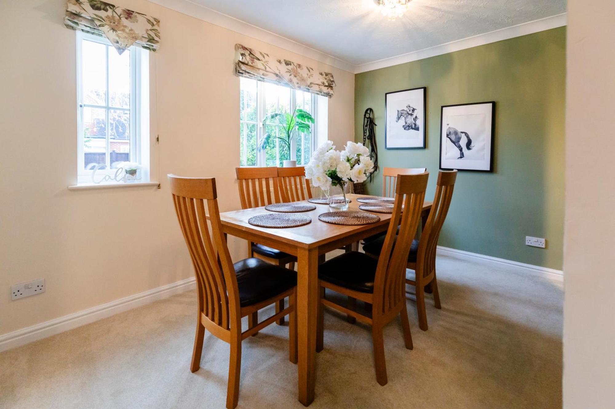 Chichester Retreat House With Free Parking Екстер'єр фото