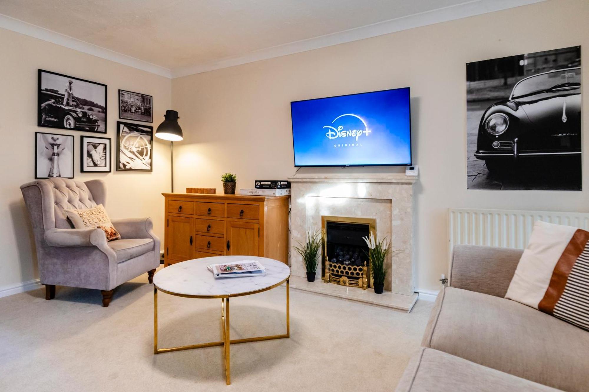 Chichester Retreat House With Free Parking Екстер'єр фото