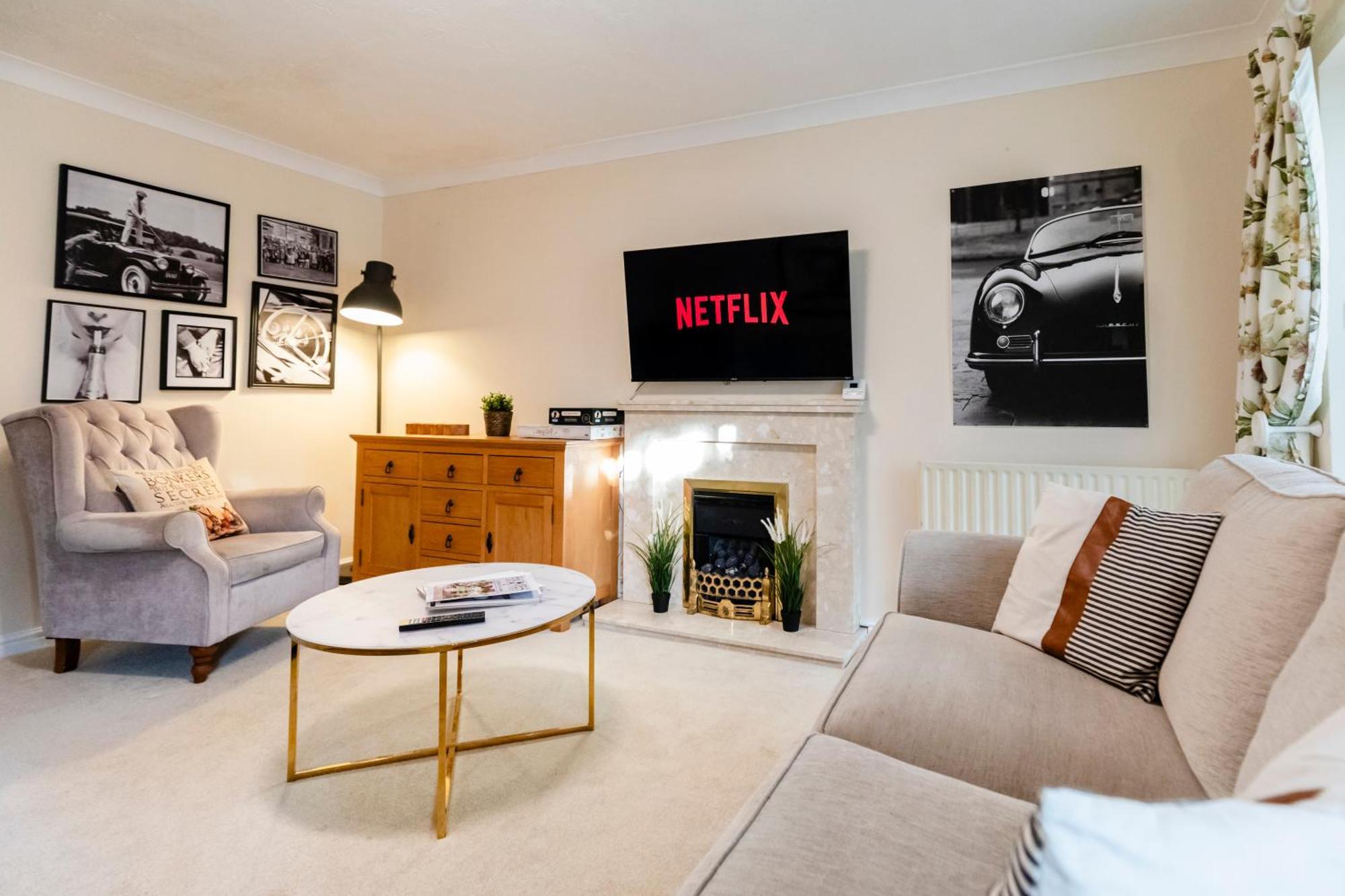 Chichester Retreat House With Free Parking Екстер'єр фото